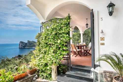 Marina del Cantone Apartamento | Medusa And The Seahorse Villa