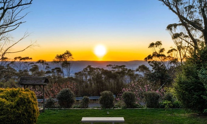 Katoomba Casa | Megalong Views in Katoomba