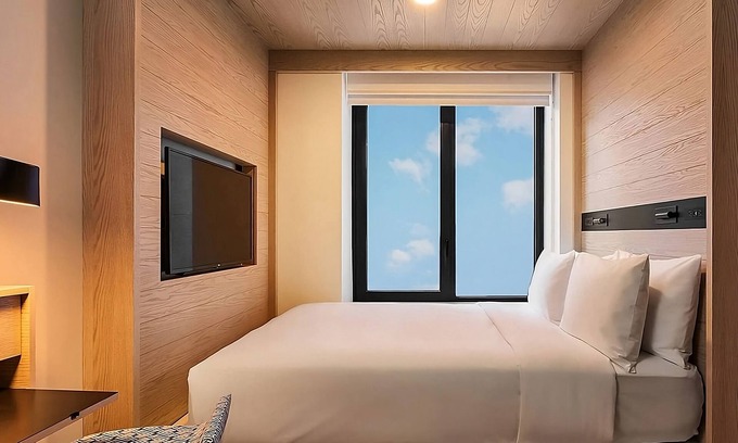 Washington Heights Hotel | Memorable Stay in New York! Radio Hotel, Pet-Friendly Studio Room!