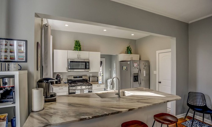 Medical District Casa | Memphis Home of the Blues 5 Star,1mi. to downtown, midtown. Gated, FREE parking