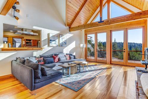 Little River Casa | Mendocino Redwood Retreat - Vista Home