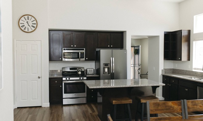 Menifee Casa | Menifee Border Home in the Canyon Hills Neighborhood