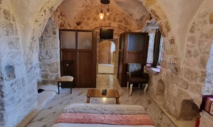 Artuklu Hotel | Merde Konağı