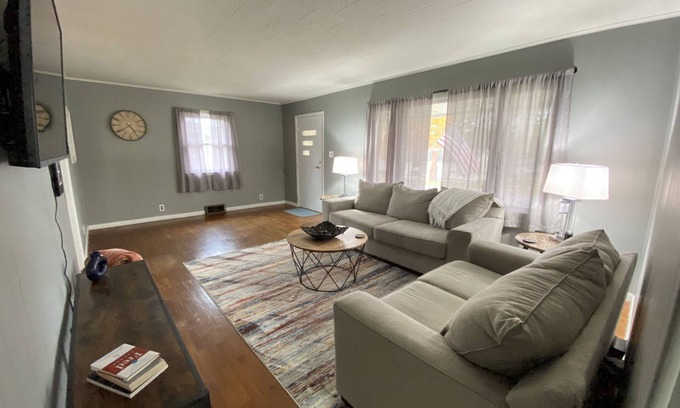Marion Casa | Meridian St. Abode
