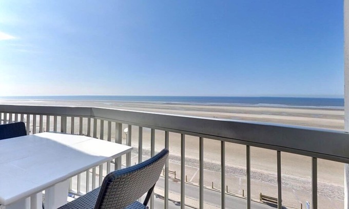 Hardelot-Plage Apartamento | MERIDIEN D4 : Pleasant Studio cabin 4th floor sea front, for 3 people max. at...