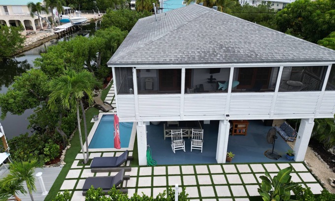 Breezeswept Beach Estates Casa | Mermaid House! Pool, Dockage, Outdoor Bar!
