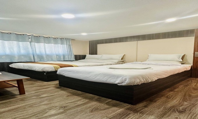 Kathmandu Hotel | MeroStay 135 New Hotel ATH