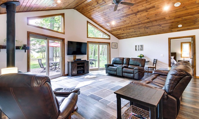 Crow Wing County Casa | Merrifield Vacation Rental w/ Dock & River Access