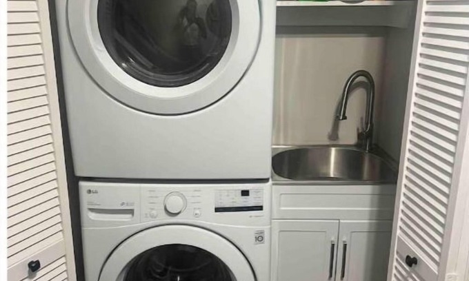 Fairlawn Casa | Message me for additional Discount |FREE Parking