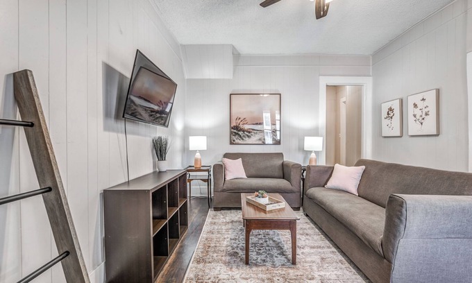 New Pathways Apartamento | Metro Nest @ Nexus on Vance