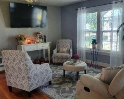 Rupert Casa | Mi Casa, Tu Casa