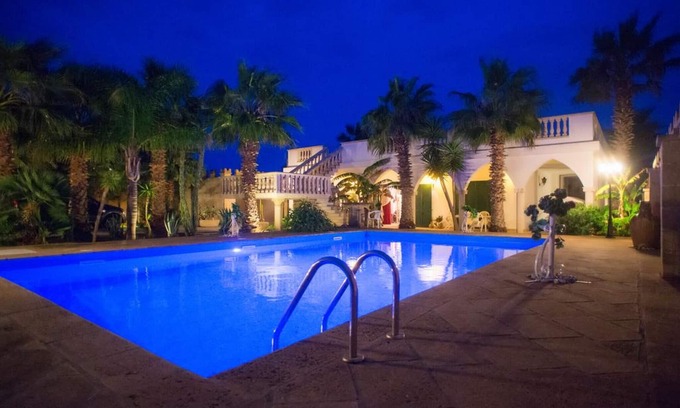 Torre Suda Villa | Michelle House, villa con piscina a pocos pasos del mar.