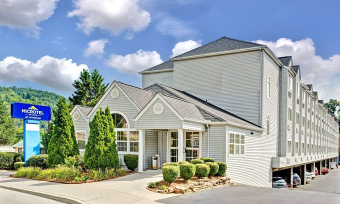 Gatlinburg Hotel | Microtel Inn & Suites by Wyndham Gatlinburg