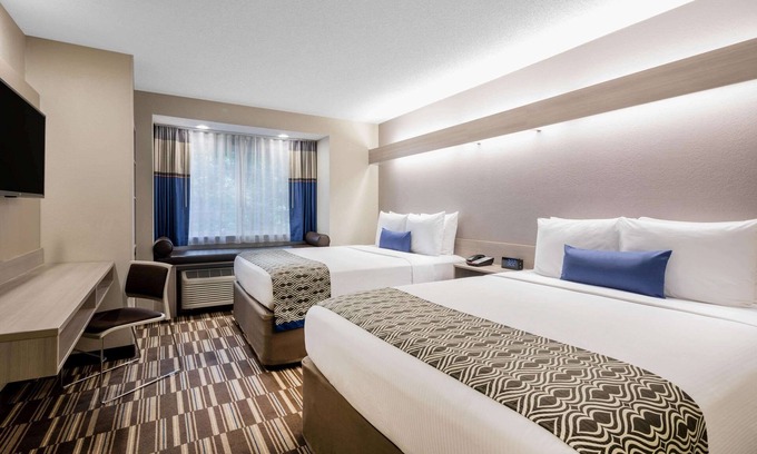 Buford Highway Hotel | Microtel Inn & Suites by Wyndham Atlanta/Buckhead Area