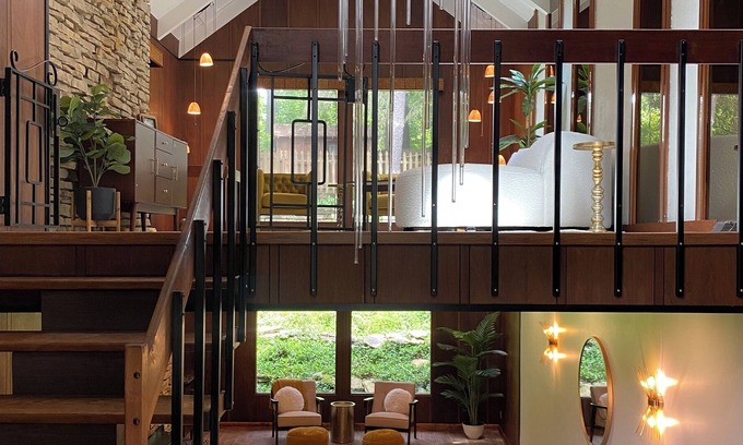 Kilbourne Casa | Mid Century 70s Retro Retreat