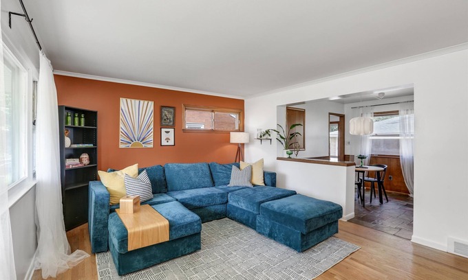 Madison Heights Casa | Mid Century Modern at Lincoln