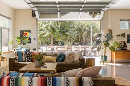 Arroyo Grande Casa | Mid Century Modern Family Home On 25 Acres!