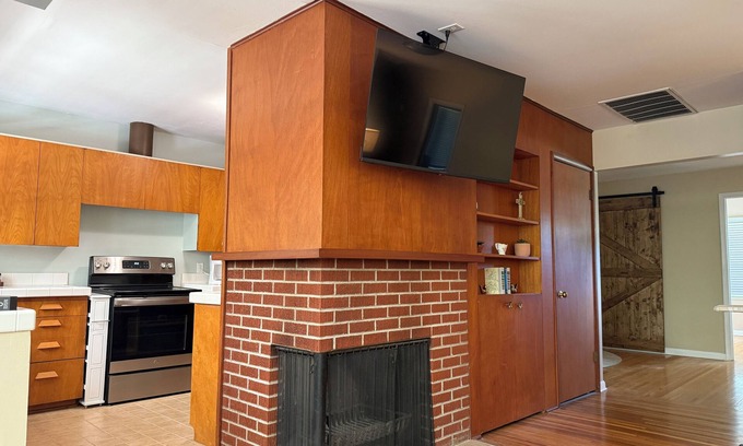 Stillwater Casa | Mid-Century Modern on University Ave – Take a walk to OSU!!!