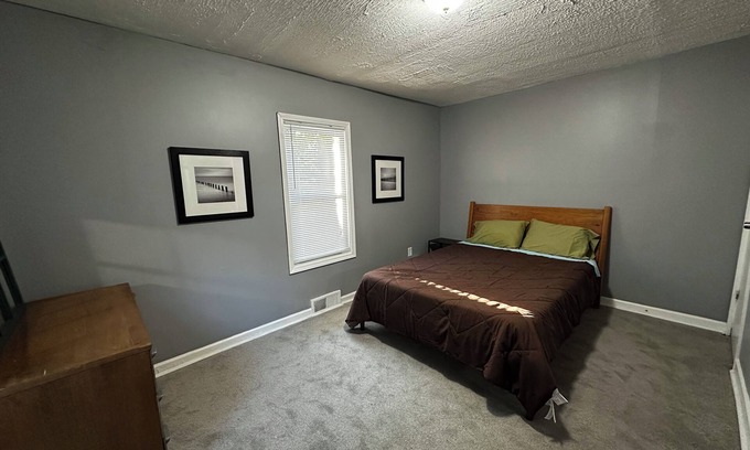 Detroit Casa | Mid-Century Tudor in Detroit