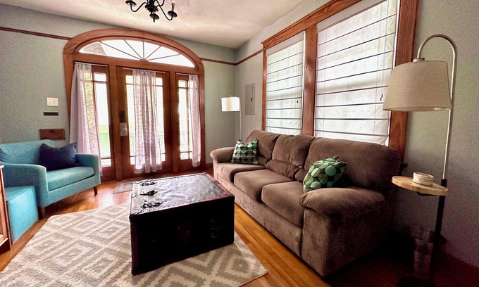 Mid-City Apartamento | Mid City 2 BR en Beautiful Arts and Crafts House