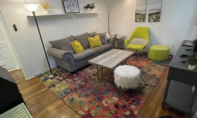 El Prado Apartamento | 38% monthly discount Stylish Retreat in the UNM area