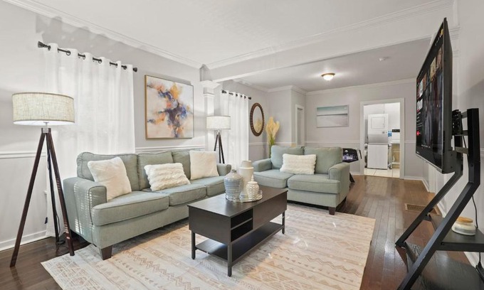 Knight Park Casa | Midtown 2BR Home Near DT and G Aquarium