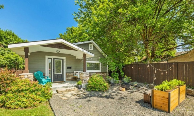 Coeur d'Alene Casa | Midtown Bungalow, 3 blocks to shops & dining!
