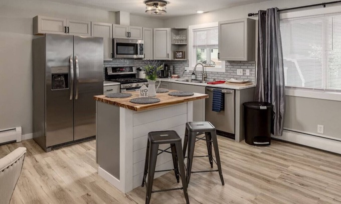 Campbell Park Casa | Midtown Charming 3 Bed Gem