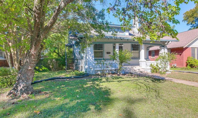 Crosstown Casa | Midtown Duplex 1 Mi to Memphis Zoo & Overton Park!