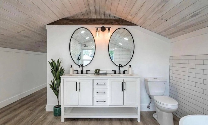 Tulsa Casa | Midtown Masterpiece w/Hot Tub, pets by HVNLYhomes