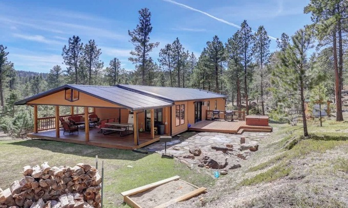 Deadwood Cabina | Midway Meadows