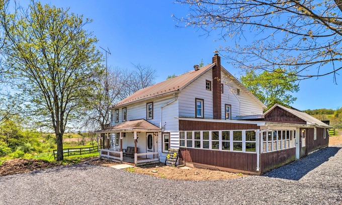 Mifflinburg Casa | Mifflinburg Farmhouse w/ Deck: Family Friendly!