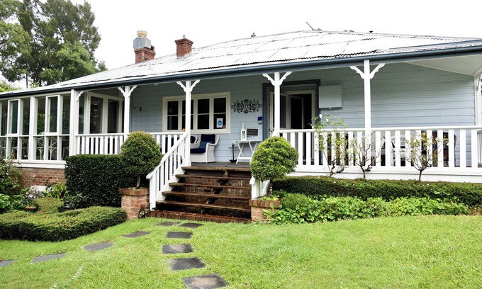 Bundanoon Casa | Mildenhall - an elegant country 6 bedroom home in beautiful Bundanoon NSW