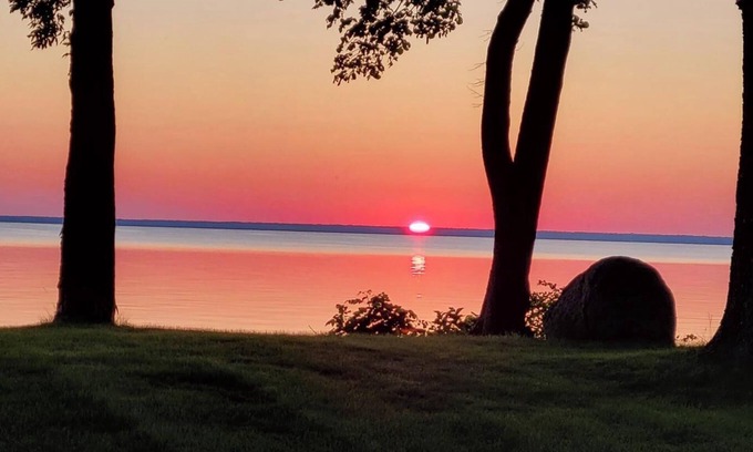 Isle Cabina | Mille Lacs Lake eastside cabin with stunning sunsets!