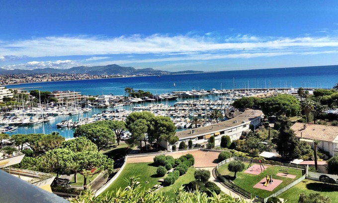 Villeneuve Loubet Beach Condominio | Precioso apartamento completamente renovado en la costa de la Costa Azul