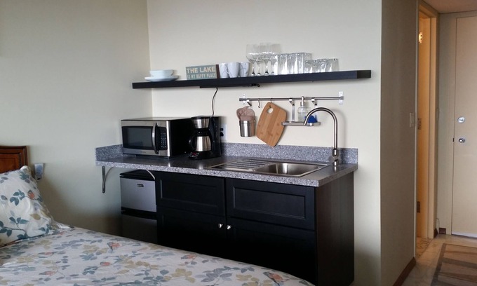 Weirs Beach Apartamento | Soledad pacífica: a solo 1/4 de milla de Weirs Beach