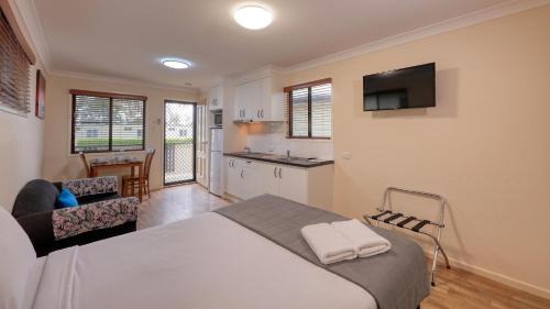 Millmerran Hotel | Milmerran Village Caravan Park