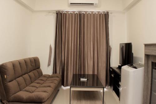 East Jakarta Apartamento | Minimalist and Cozy 3BR at Meikarta Apartment By Travelio