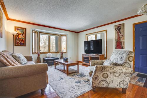 Minneapolis Casa | Minneapolis Family Home Less Than 6 Mi to Boom Island Park