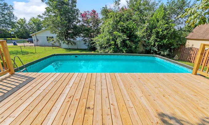 Madison Casa | Mins to Downtown & Arsenal w/ Pool - The Retro Pad