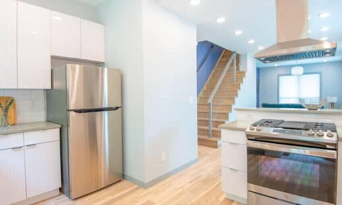 East Price Hill Casa | Minutes To Downtown Modern 3 Bedroom Home