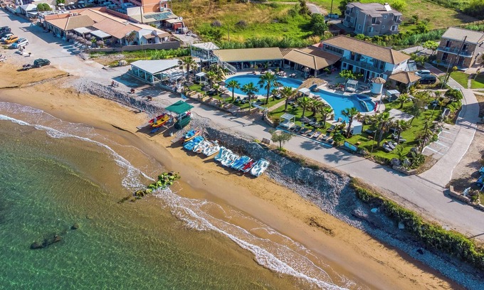 Arillas Apartamento | 'Mirage Arillas Honeymoon Studio' con vistas al mar, piscina compartida y Wi-Fi