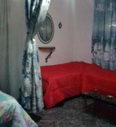 Dorrego Apartamento | Mistela Altos de Mendoza- Departamentos y Habitaciones Sala con tragamonedas Zona Residencial a pasos de Ciudad- Tours de viajes- Merienda de Bienvenida - Viaje al Aeropuerto gratis -