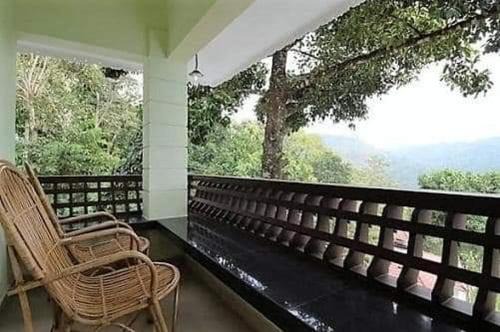 Udumbanchola Cama Y Desayuno | Misty Valley Hospitality,Munnar