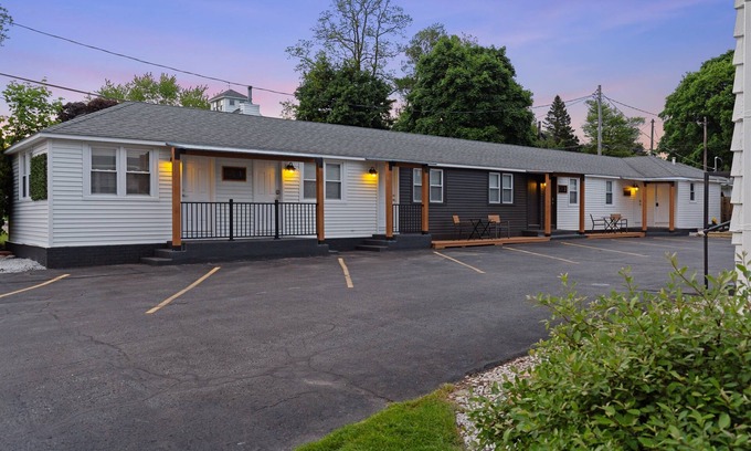 Ludington Apartamento | Mitten Flats #7 - 1 Block to the beach!