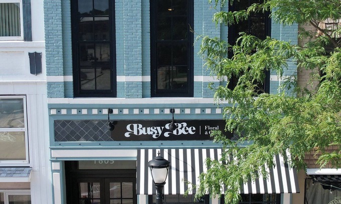 Monroe Casa | MJ's Penthouse ,a piece of paradise on Monroe's historic square