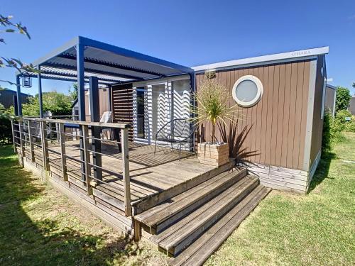 Jullouville-les-Pins Casa | Mobil-home tout confort près de la plage avec piscine chauffée, 3 chambres, terrasse et parking - FR-1-361A-74