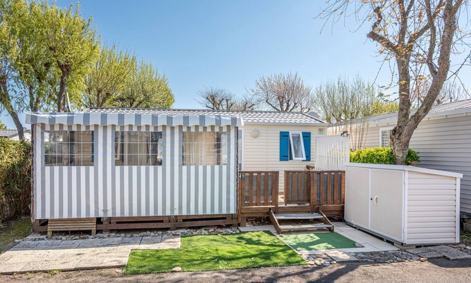 Saint-Hilaire-de-Riez Alquiler De RV | Mobil Home 'Au Calme - Piscine' con piscina compartida y terraza privada