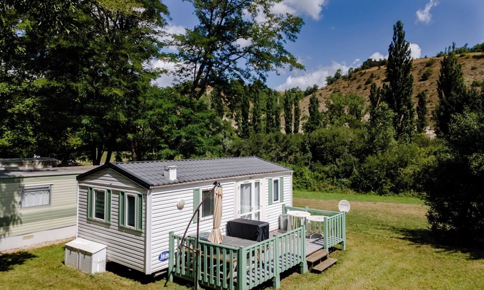 Saint-Pompont Casa | Mobil Home 'Le Cocon' con piscina compartida, terraza privada y Wi-Fi