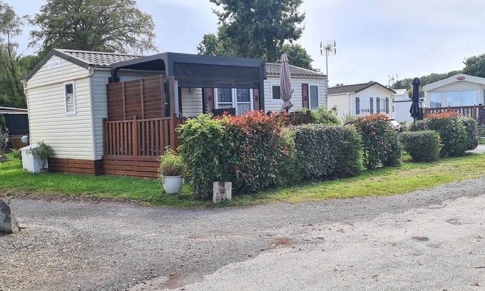Dinard Casa | Casa móvil en dominio privado abierta todo el año, piscina climatizada y cancha de tenis
